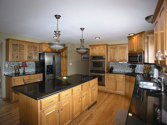 3rd image of 10878 Pembrook Ct