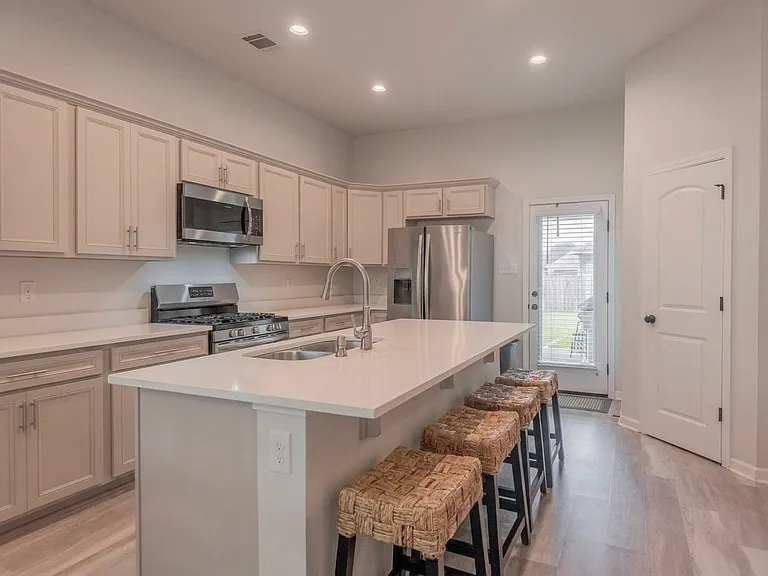 1201 Rustic Pine Dr — Photo 7