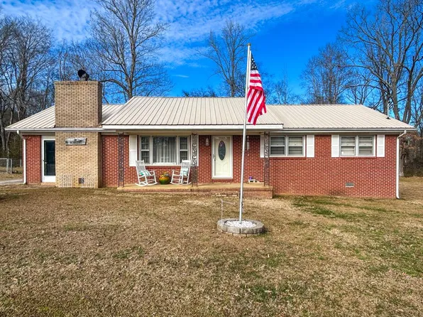 313 Governor Browning St, Bruceton, TN 38317