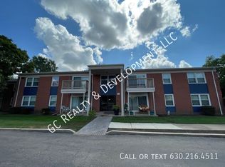 13 Simpson St APT C, Geneva, IL 60134