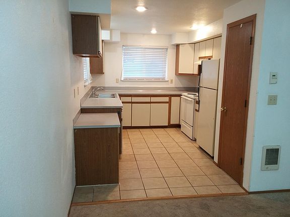 3rd image of 3942 Redemption Ave SE