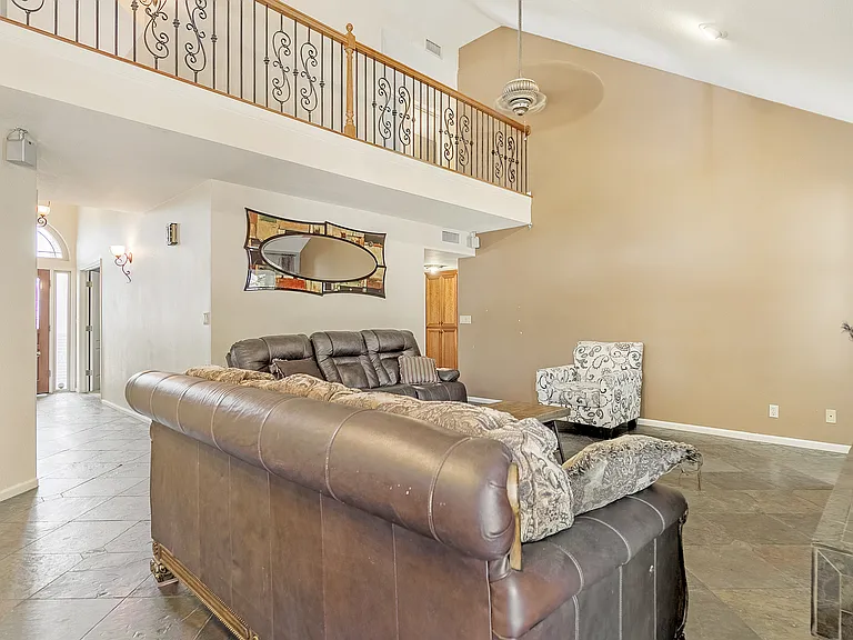 1820 E Jasmine Cir — Photo 17