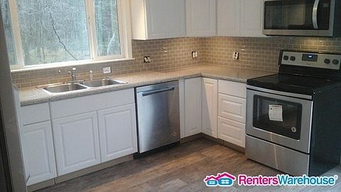 4th image of 2255B Paris St