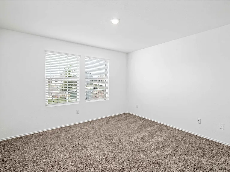 416 Escondido Cir — Photo 21