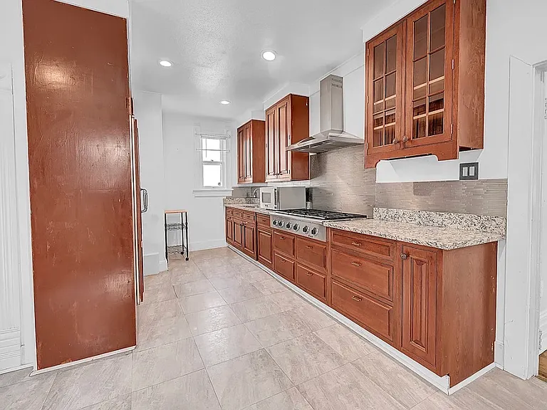 2125 E 13th Ave — Photo 26