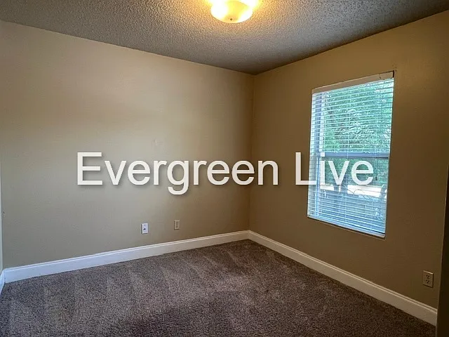 202 Barrow Ct — Photo 24