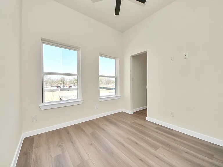 8025 Peachtree St #B — Photo 22