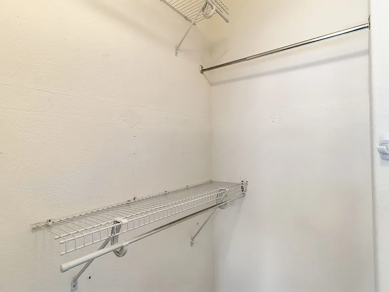 9219 Kornbrust Cir — Photo 37