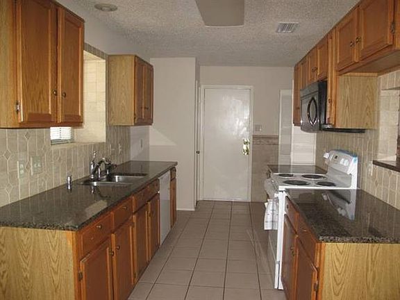 5th image of 830 Larue Dr