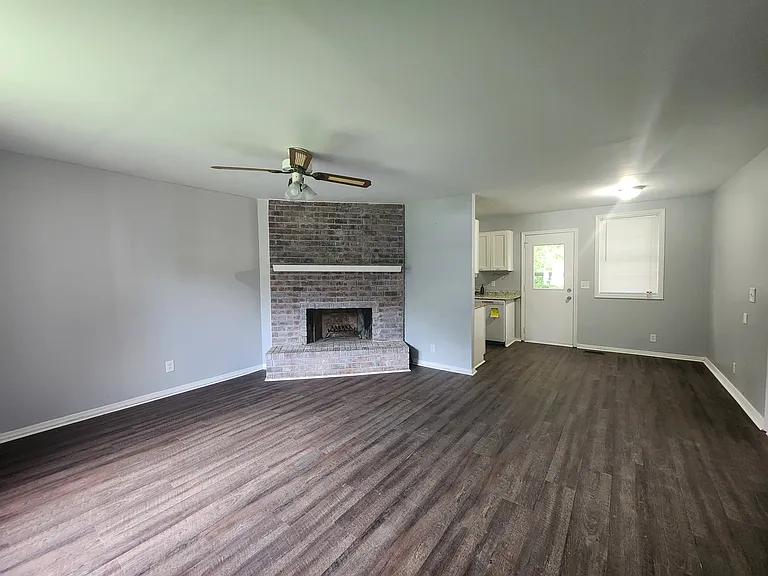 1438 E Cedar Ln — Photo 1