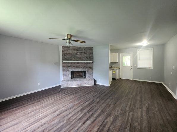 1438 E Cedar Ln
