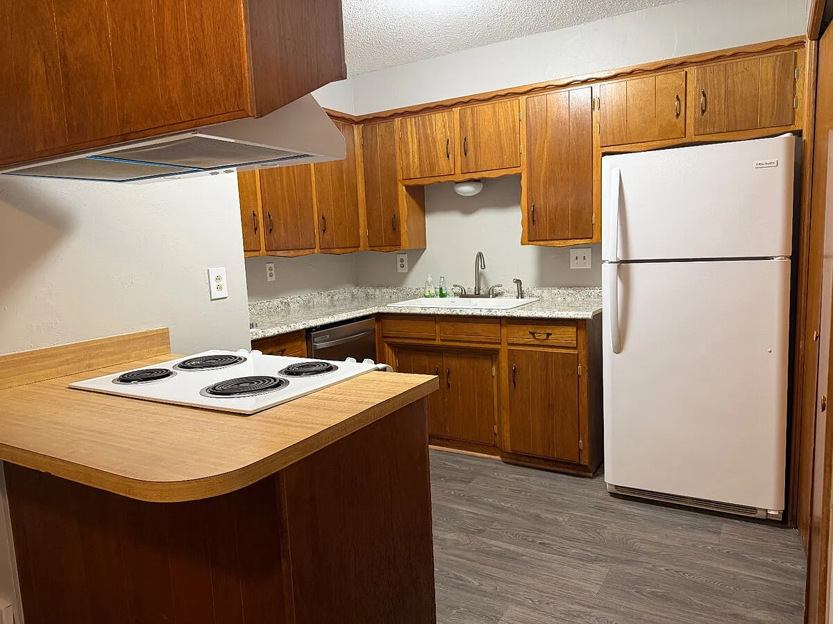 2 bed, 1.5 bath, 1100 sqft, $1,250 — Photo 3