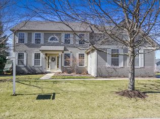 422 Prairieview Dr, Geneva, IL 60134