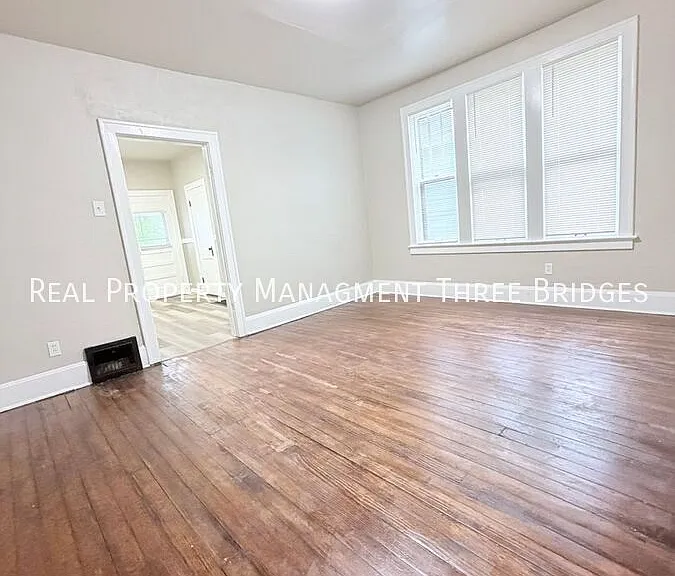 5533 Grace Ave — Photo 20