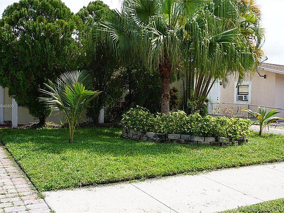 3rd image of 1540 SW 63rd Ter
