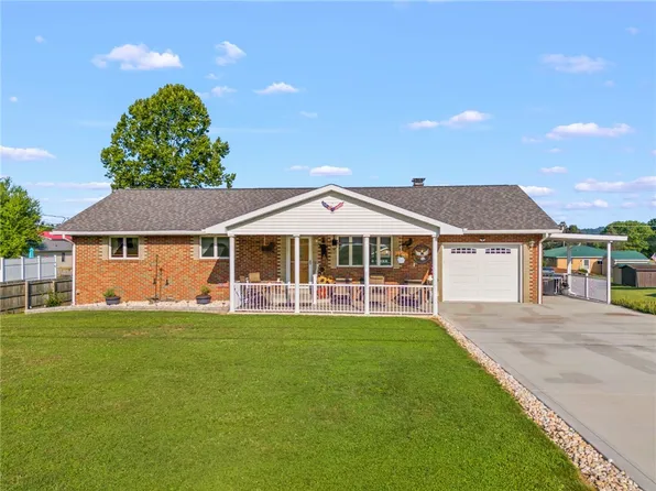 1142 Sycamore St, Waynesburg, PA 15370