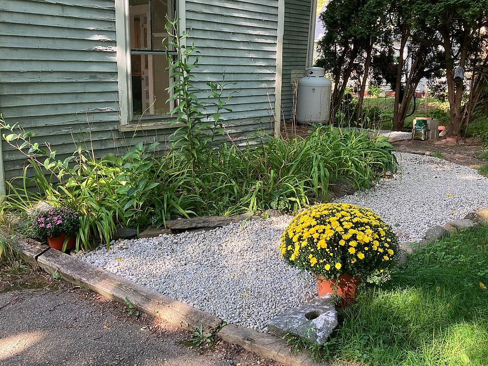 1st image of 128 4th St