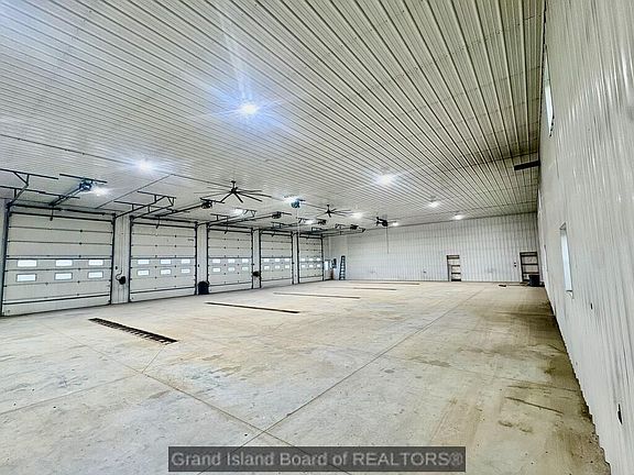 4th image of 702 W 19th Rd