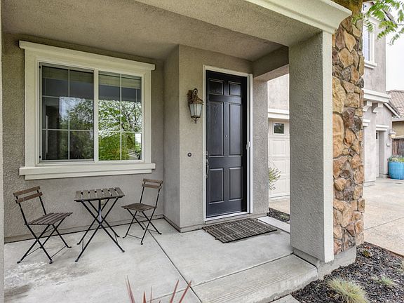 3rd image of 1124 Stansbury Ln