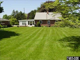 2nd image of 2370 Locust Rd