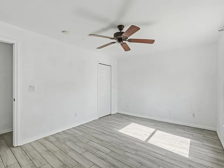 913 Canton Ave — Photo 15