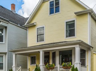 1924 W Eddy St, Chicago, IL 60657