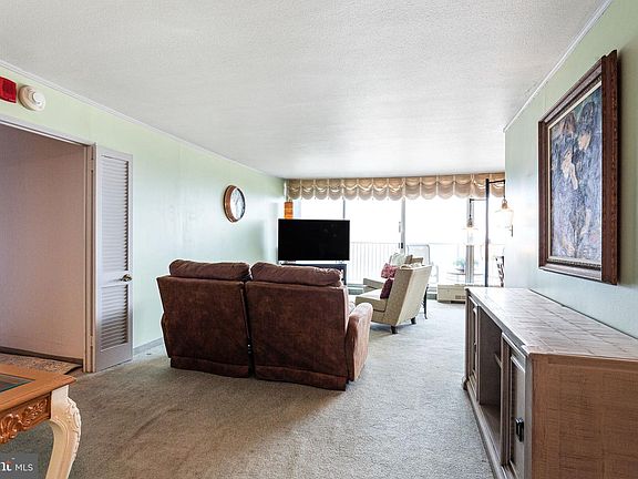 3rd image of 3900 Ford Rd APT 17Q