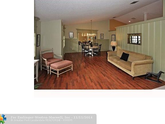 3rd image of 9625 Sycamore Ct