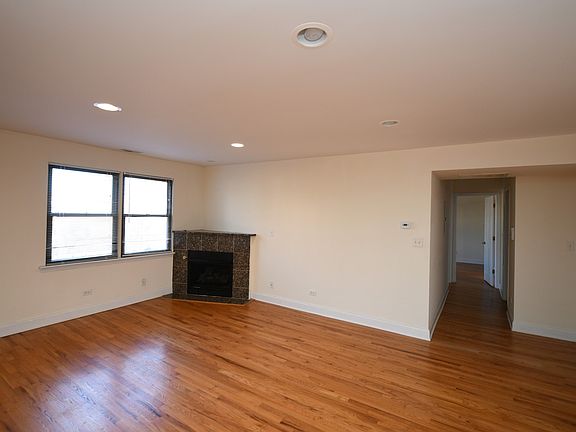 2nd image of 1711 W Jarvis Ave APT 207