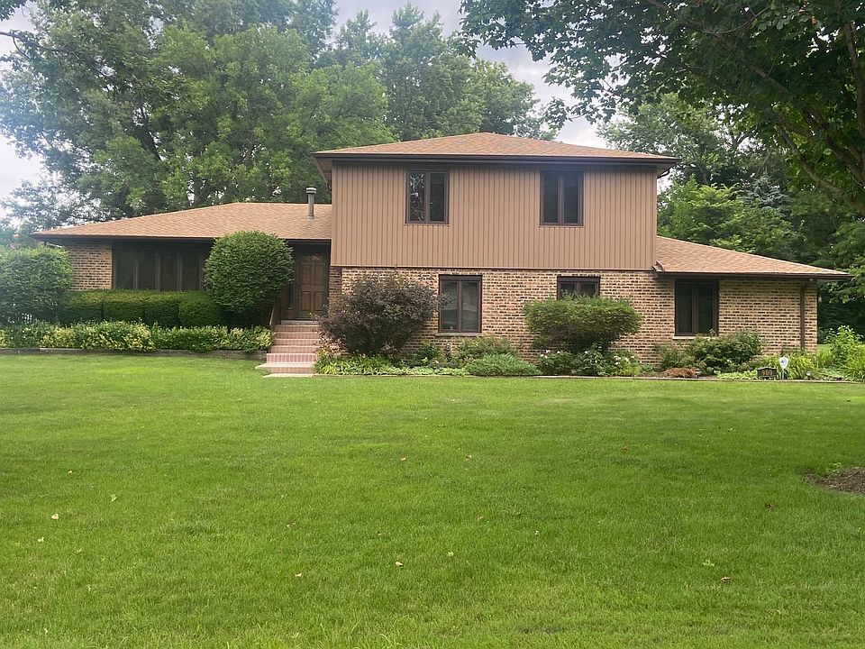 1st image of 900 Saint Andrews Way