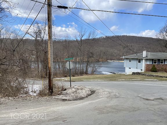 2nd image of 46 Pleasant Valley Dr