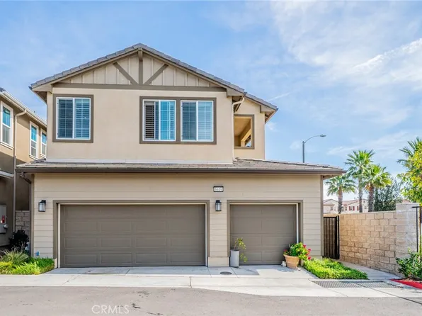 6619 Canopy Ln, Fontana, CA 92336