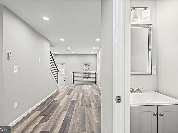 5th image of 407 Pitman Pl