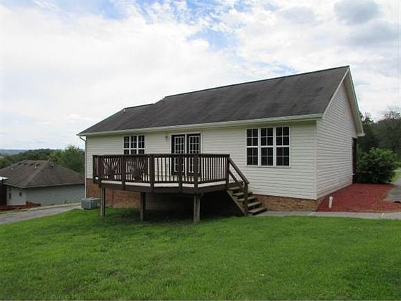 3rd image of 512 Austin Cir