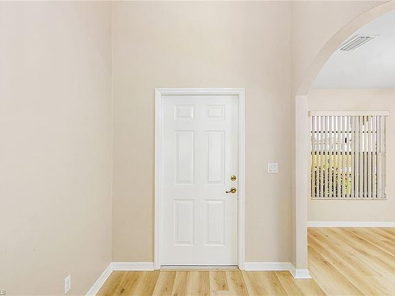 3rd image of 306 NE 13th Ter