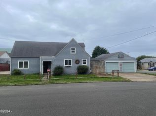 127 NE Benton St, Newport, OR 97365