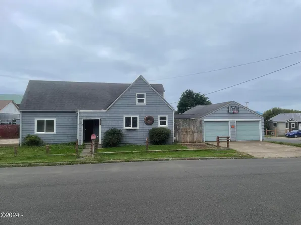 127 NE Benton St, Newport, OR 97365