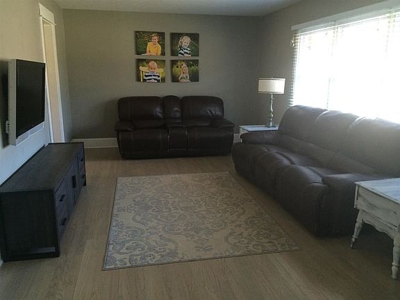 2nd image of 2615 Kiwanis Dr