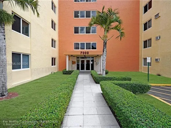 7000 NW 186th St APT 4-227, Hialeah, FL 33015