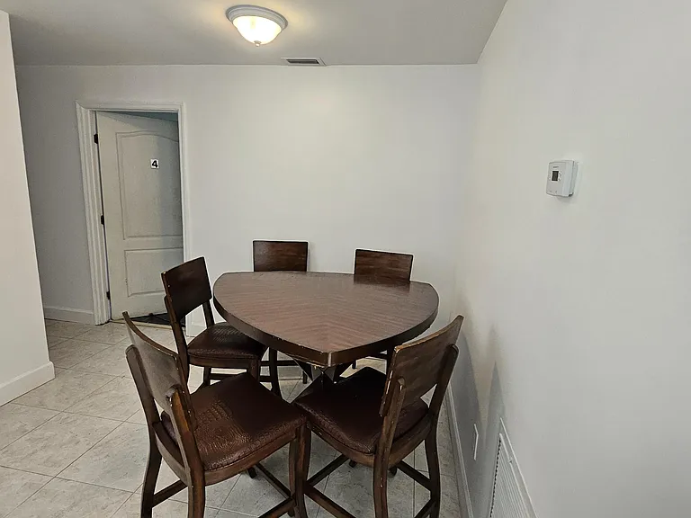 NW 84th Ln — Photo 10