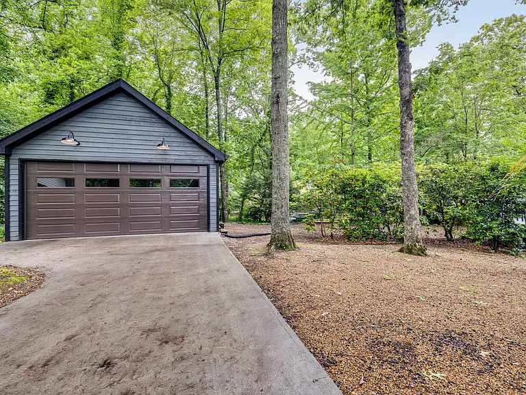 Oversized Garage/workshop
