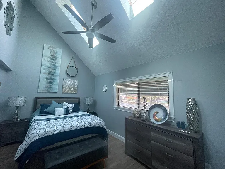 325 Island Way #109 — Photo 33