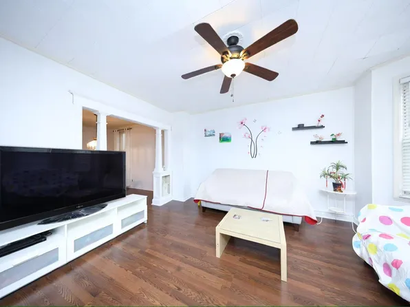 39 Reynolds Street image 5 of 23