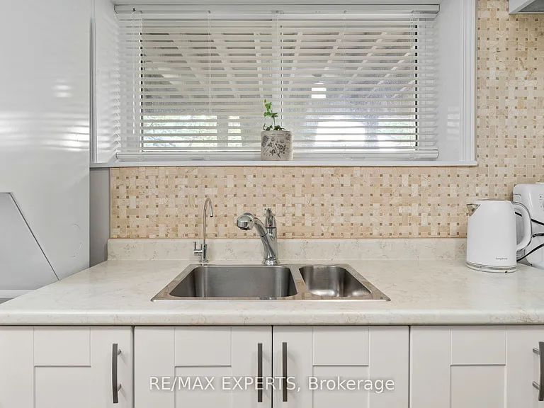 423A Valermo Dr #BASEMENT — Photo 26