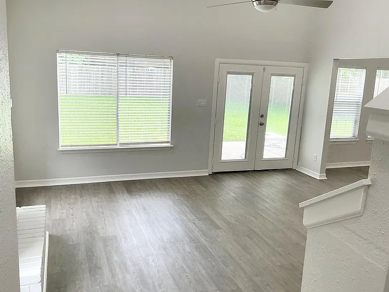 3019 Becket St — Photo 4