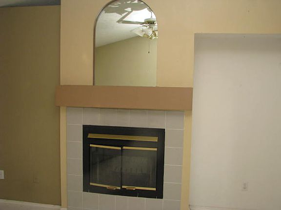 4th image of 552 SE Crescent Ave
