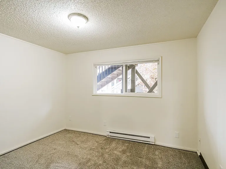 Salem Parkway — Photo 22