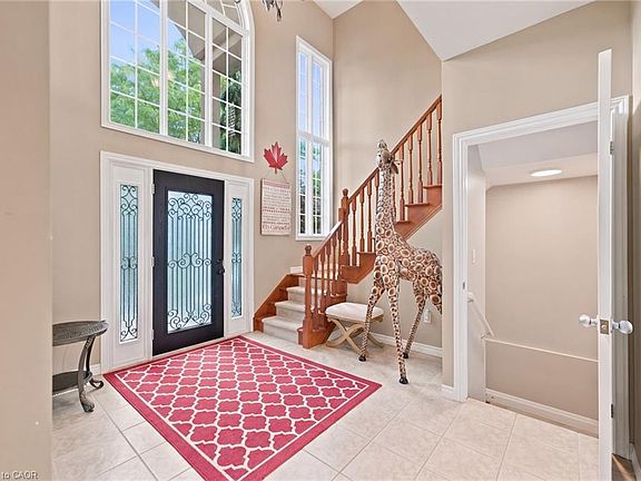 3rd image of 207 Valridge Dr