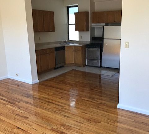 4th image of 211 W 85th St APT 5W