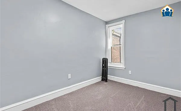 950 E Russell St — Photo 11